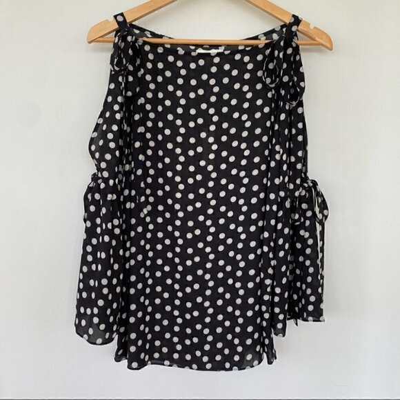 Max Studio top with cold shoulder and bows in a polka dot print - Picture 3 of 11